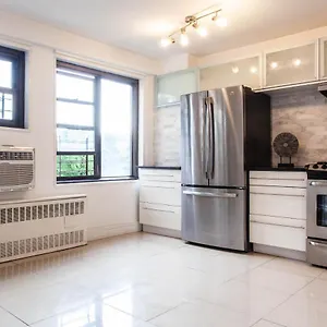 https://bedroom-friends-hostel.us-newyorkcity.com