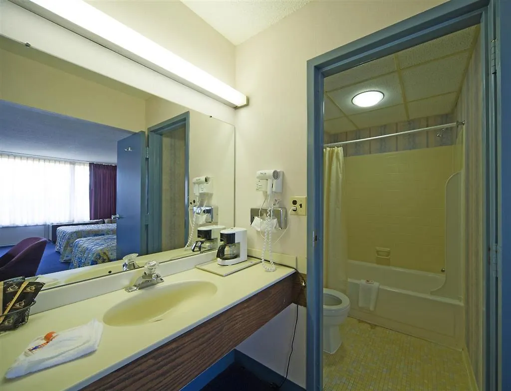 Express Airport Inn Sandston 2*,